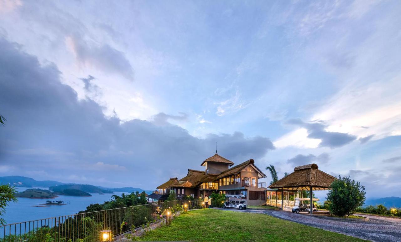 Mountain Shadows Resort Wayanad Exterior photo
